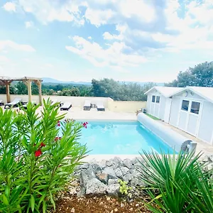  Guest house Asunda & Sauna, D'hotes